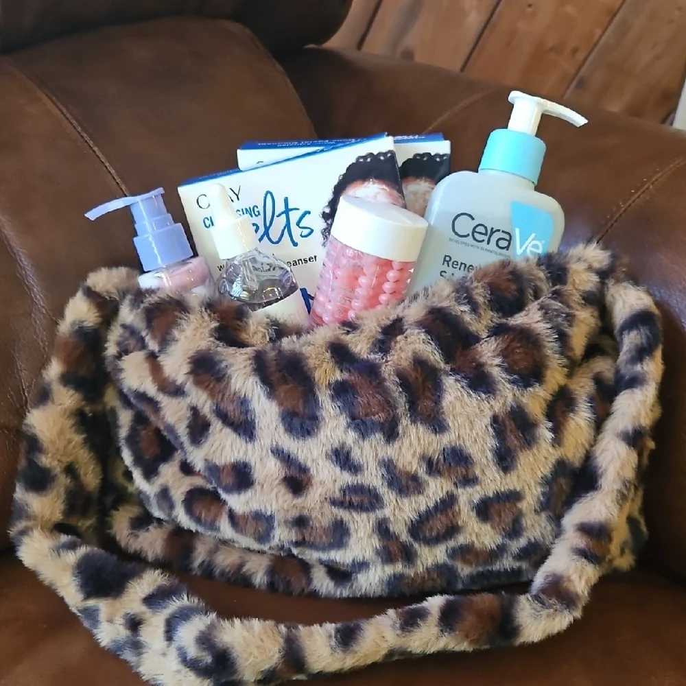 Fabulous Skincare Bundle-All New and Sealed Items Includes Leopard Makeup Case - Picture 2 of 8